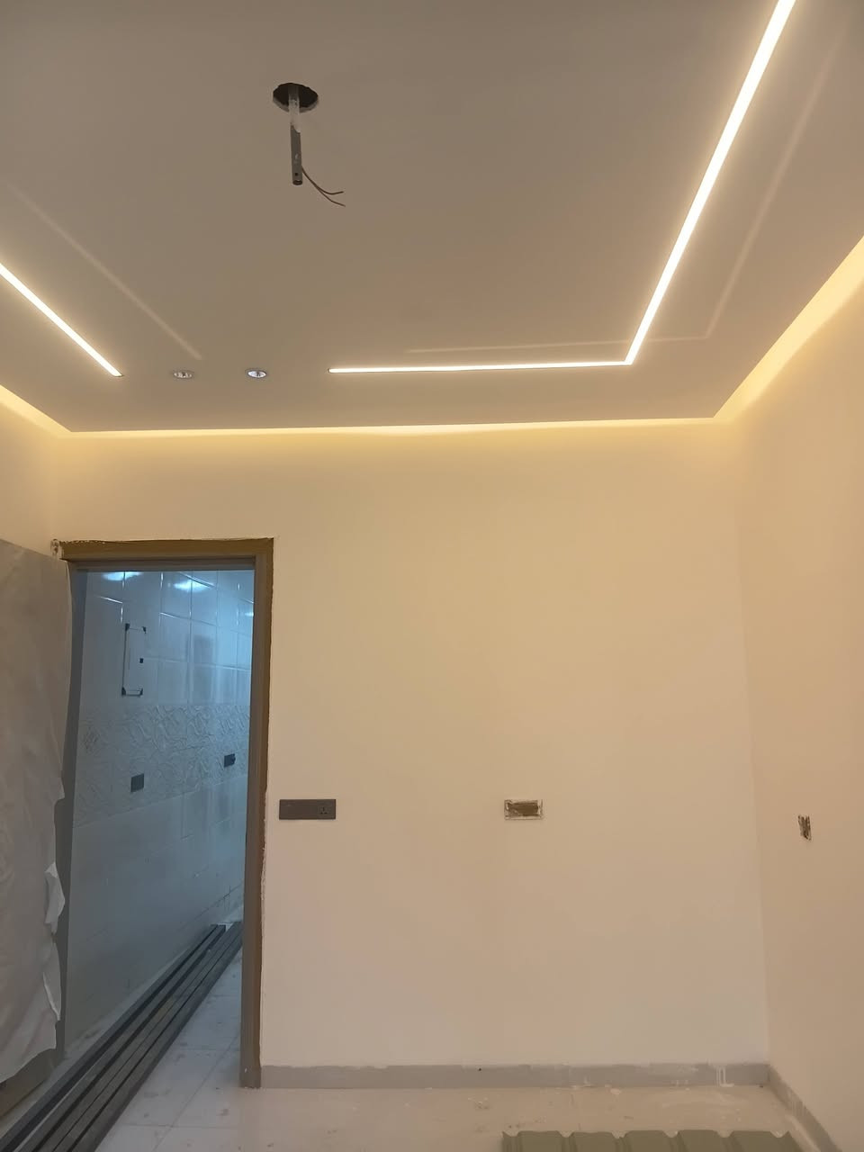 سلام عليكم نشتغل في صباغه والديكورات جمس بورد نشتغل كافه الاصباغ داخلي وخارجي وانسب الاسعار كل ماعليك الاتصال والتزام بل موعد واتساب موجود اتصل ***********ابو محمد
