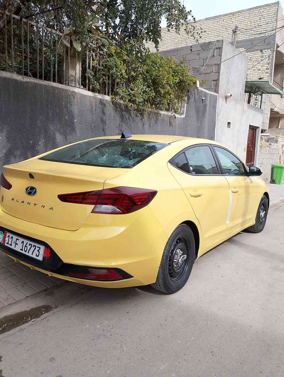 سلام وعليكم الانتر 20 مكينه كير صدر تايرات منضومه غاز 
منظومه بانزين عايدها كله قبل 5 تيام 
كير ايتي 
سياره حادثه موضح ب لمنشور 
مكاني بغداد المدينة 
السعر 125 وبيه مجال حك جيه
***********
سياره بسمي
