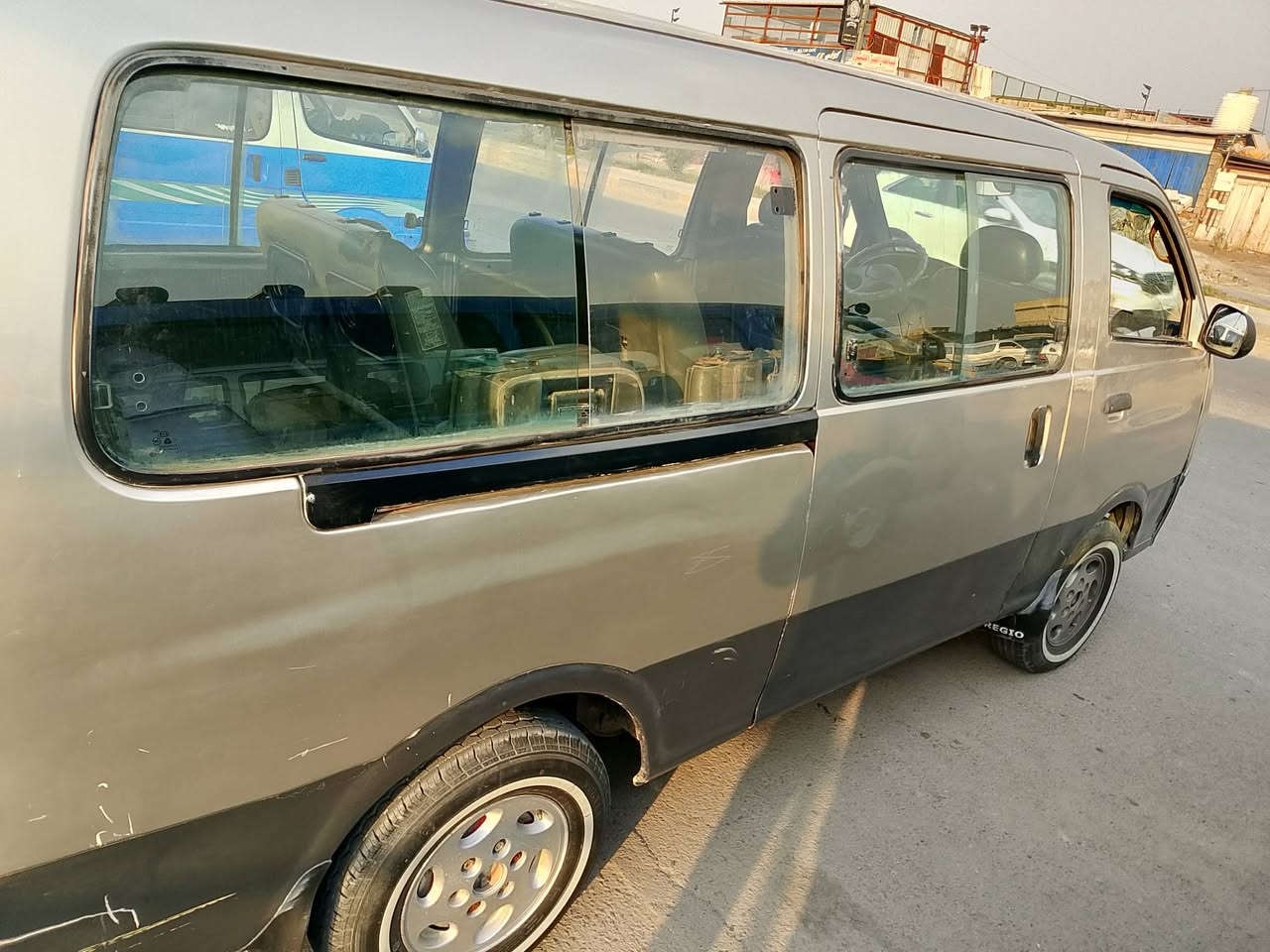 سلام عليكم كيه بريجو موديل 96 بسمي سنويه ل28 مكينه 3000 مجفته قبل شهر تخم تاير جديد كهربائيات كله شغاله 
كشنات مال ستاركس مصبوغه عام سياره جاهزه مابيه شي  مكاني بغداد حسينه المعالمل سعر 55 وبيها مجال  وهاذه رقمي اتصل وتدلل ***********
