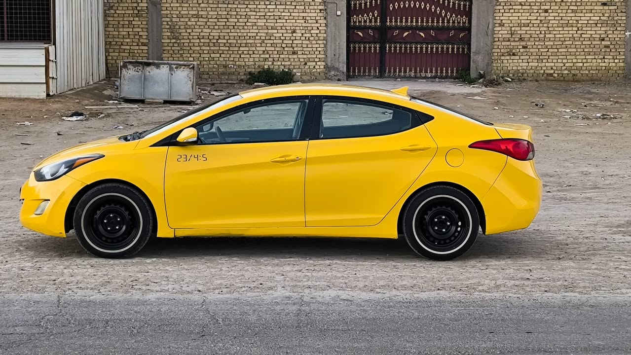 السلام عليكم
النترا وارد امريكي 2013
رقم بغداد انكليزي بأسمي مصفره هيئه وغرامات
خطها ديوانيه_ عفك
االسعر 103 وبيها مجال
مكينه 1800 خير من الله مكفوله من كلشي 
سياره ماتذب عليها ربع 
حادثها خلفي تبديل قبق جنطه وتصليح بداية الحوض 
مواصفاتها 
منظومة زنون
تحكم ستيرن جهتين 
انظمة قياده 
حداديه جاهزه جديده
تخم تاير 
باتري جديد 
مدوشمه كامله 
شاشه 
كامره 
حساس
منظومة ماء جديده
ادامة لمنظومة التبريد كلها 
عبوة فيت بم جديده 
مكان السياره ديوانيه
للأستفسار ***********
