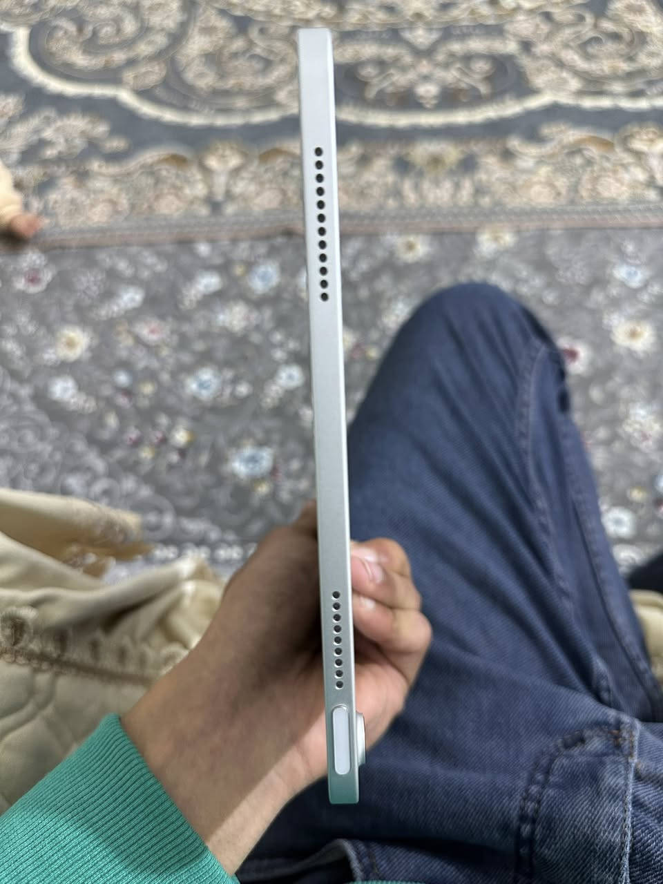 السلام عليكم         ايباد A16 للبيع بطارية 100 مشحون 59 مره ذاكره 128 بسعر 450 وبي مجال مكاني كربلاء ***********
