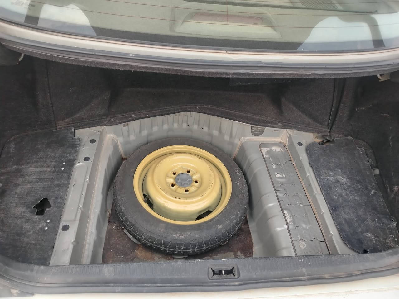 السلام عليكم للبيع أدوات كصه جنطه ٤دكم السياره جاهزه مكينه كير حداديه مكاني ميسان *********** السعر ٣٠
