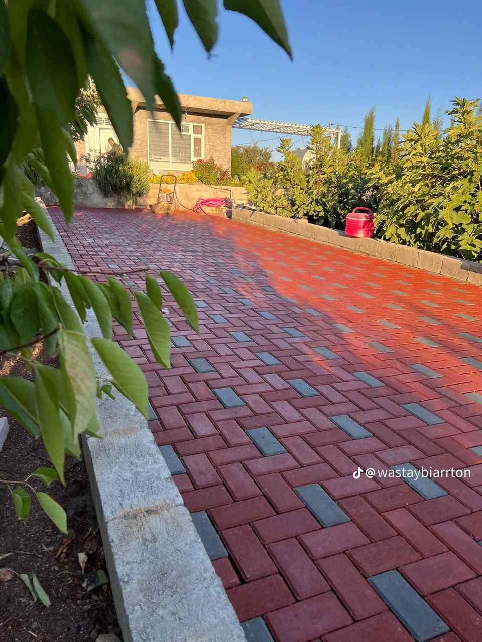 سلام عليكم
عمل انواع المقرنص، والمرمر، والبورسلين، والساقيه
والكربستون ،والبازلت
والرصيف كل شي
يخص عمل الشوارع
والحدائق والدوائر
والمدارس )
​الخدمات الرئيسية المقدمة:
​عمل جميع أنواع المقرنص (الزخارف المعمارية).
​عمل الساقية (نوافير أو ميزات مائية).
​عمل الكربستون (أحجار الرصيف/الحافة).
​أعمال المرمر (الرخام).
​أعمال البورسلين.
​أعمال البازلت.
​عمل الكابات (عناصر التشطيب المعماري).
​ضمان الجودة والالتزام:
​شغل درجة أولى.
​شرط التسليم لمهندس.
​الأمانة في العمل.
​مناطق العمل:
​بغداد وجميع المحافظات.
​للتواصل والاستفسار
​أرقام الهاتف (جميع الأرقام فعالة):
​***********
​***********
​
​نتمنى لكم كل التوفيق والنجاح في أعمالكم!
