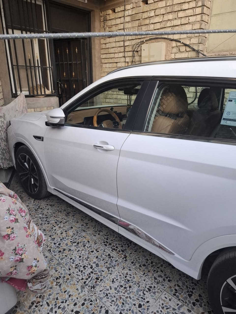 جيتور  ابيض X70 بلس رقم بغداد للبيع ماشيه ٩الف بسعر مناسب ***********موديل٢٠٢٥
