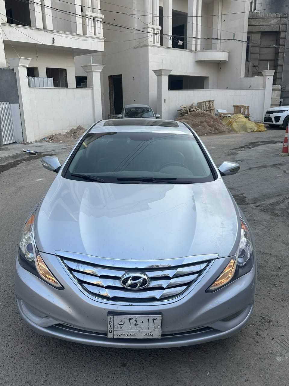 سوناتا 2013 فول مواصفات فتحه وبصمه وكشن كهرباء وتدفئه بااكشن وارد امريكي حادثها باب السايق مبدل وصبغ باب خلفي وجاملغ ماشيه 80 رقم بغداد ***********
السعر 105 
مكان السيديه
