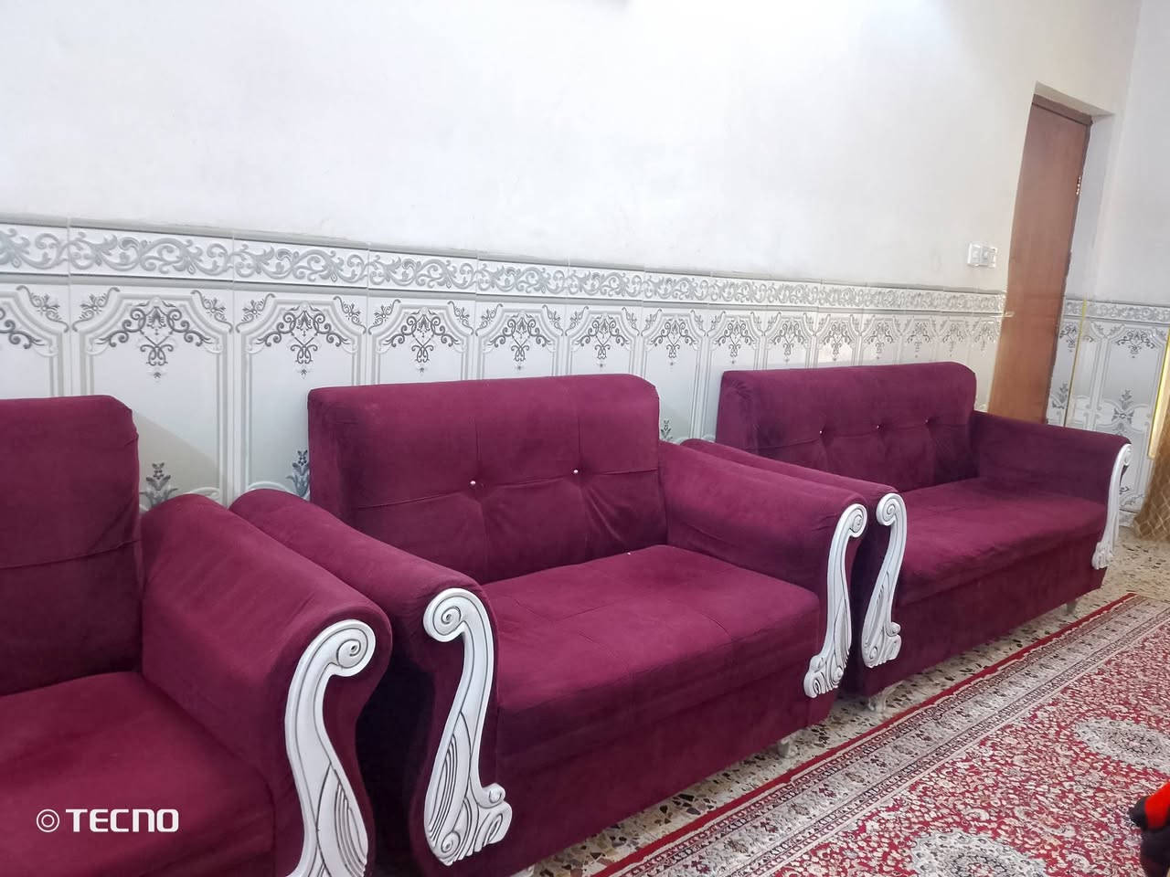 تخم للبيع تخم ونص ***********
