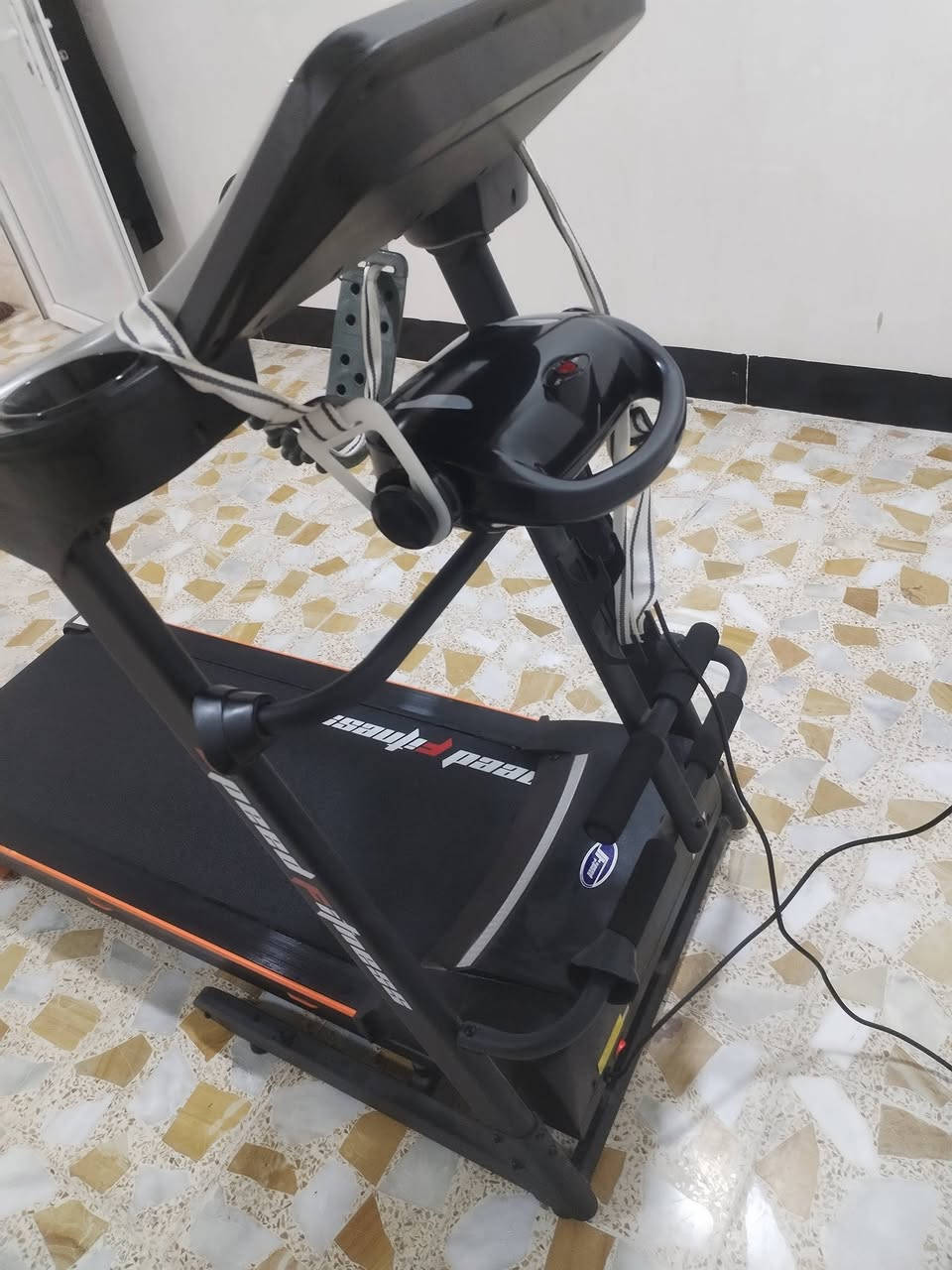 جهاز رشاقه للبيع النظافه ٩٠٪مستخدم شهرين فقط التواصل ع الارقام التاليه ***********
***********
