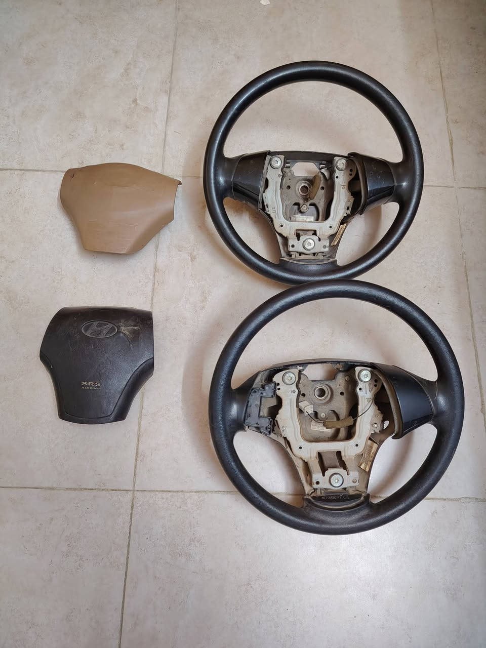 اغراض للبيع
جانب الأيمن
***********
***********
