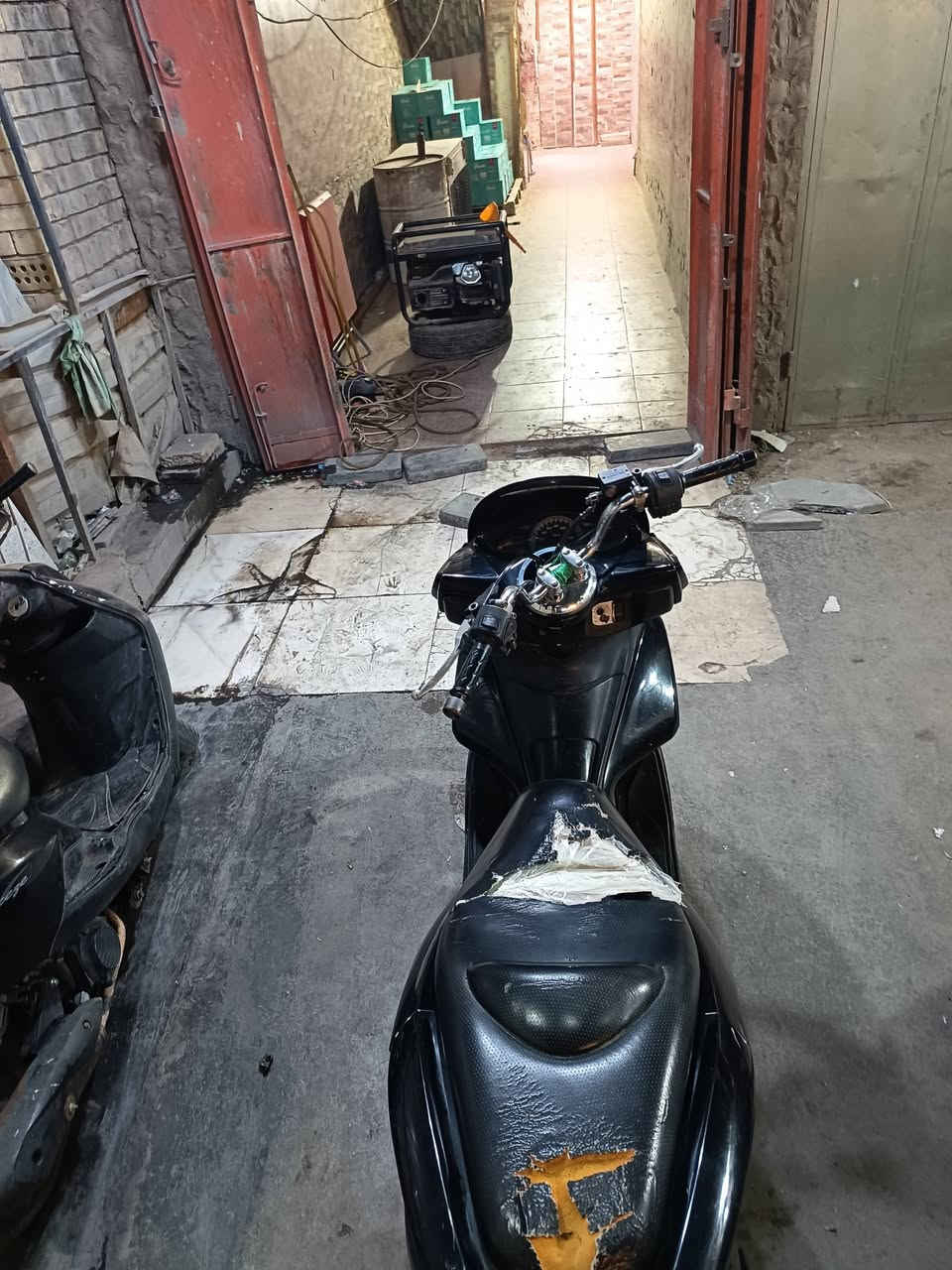 السلام عليكم
دراجة بي سي اكس جيل اول 
للبيع مفتوحة صارلها سنة ومجفت 
دراجة حلو ونضيفة أي نضوح مابيها 
السعر 950 وبيها مجال بسيط العنوان 
بغداد الشعب شارع عدن 
***********
