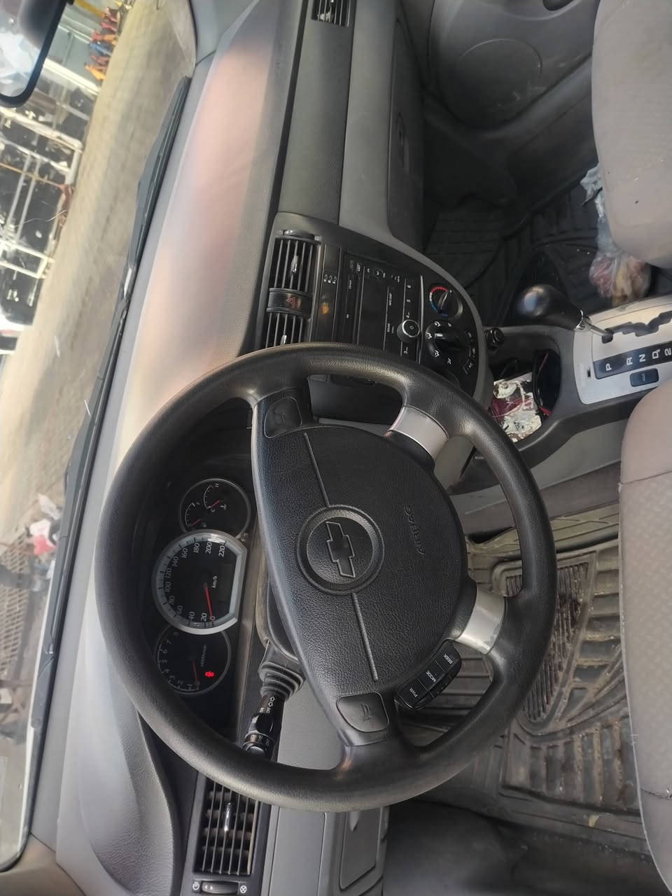 سلام عليكم للبيع اوبترا موديل 2012 شركه عامه بيه صبغ باب خلفي مع داير جاملغ سياره بلاديه ماشيه 100 الف مكينه وكير وصدر كله جديد وكهربائيه كله شغاله تدفئه تبريد شغال رقم بغداد دولي مكاني بغداد الطالبيه السعر 87 ورقه للاتصال ***********اثير
