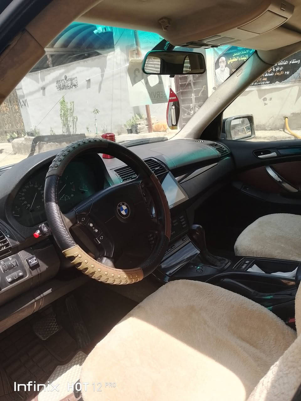 سلام عليكم بي امX5 مديل2002  محرك6Vسلندر كير محرك حداديه كفاله بس تبريد مو شغاال كهربائياتها كله شغاله تخم تاير جوها السيارة مكفوله من ضربه و تبديل رقم كركوك تسجيل قديم حرف أ اليف بس وكاله السعر70مكاني نجف شارع المطار ‏‪***********‬‏
