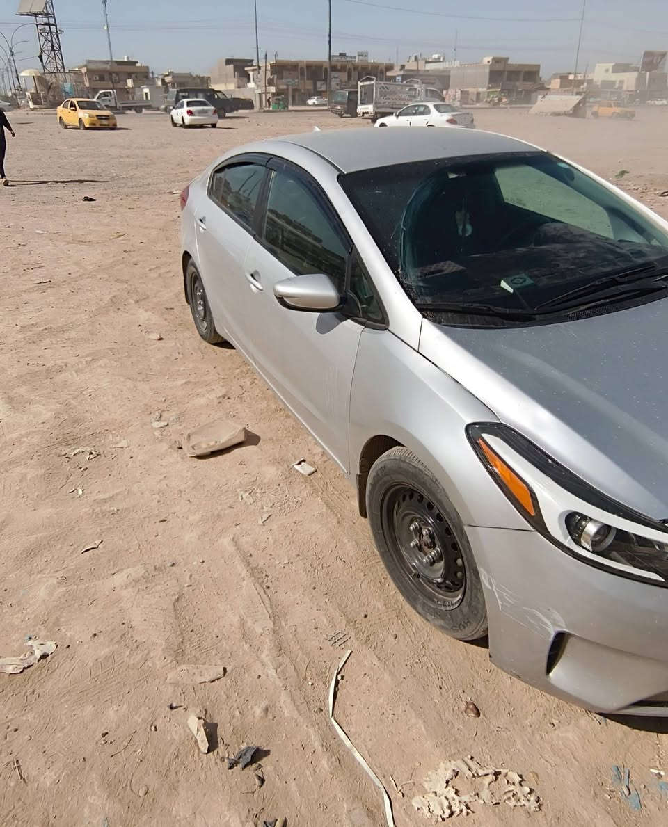 السلام عليكم سيارة فورتي 2017 لون سلفر رقم اربيل تحويل مباشر السيارة سونارها معروض موصفات عادية مكينة ٢٠٠٠ دوش كير مكفول سيارة عارضها ١٠٣ ورقة وبيها مجال حك الجية وسونارها اليوم سويتة اخوان مكان السيارة بغداد الحسينية باقي التفاصيل حتة اثر شخوط خاله الك حتة متتعب تجي شوف غير الذاكرة كروتك علية  /*********** واتس/ *********** اتصاب
