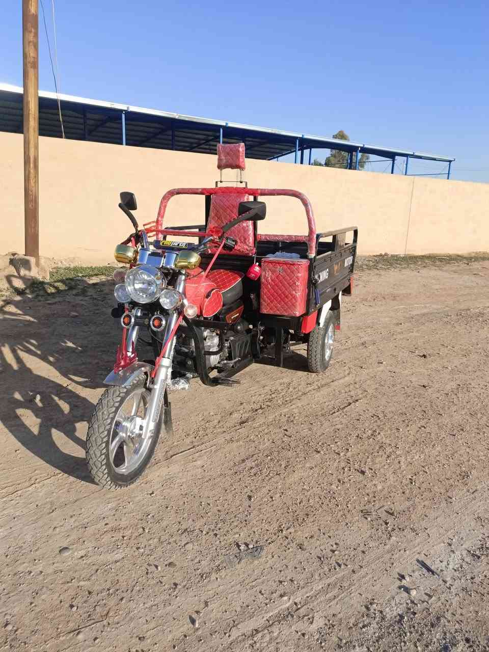 ستوته للبيع موديل 2020 محرك 2023 مبدل ولفات فقط  نضيفه جدام العين 
تخم تايرات جدد كهربائيات كلهه شغاله 
اوراقهه اصوليه شاصي شرط   بليته منفيس ورقتين وياهه اضافيات   السعر مليون 400 وبيهه مجال 
***********  يرادلهه واحد شاغول يشتغل بيهه بس
