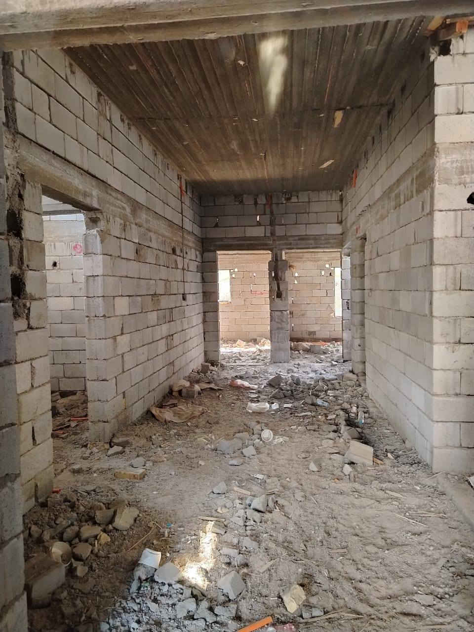 مكلف بالنشر 
السلام عليكم متاح
بيت بمساحة ٢٧٥ متر طابو زراعي  مساحة البناء ٢٠٠ متر #طبعا البيت شغل درجه اولى 
متكون من [ استقبال وغرفتين وصاله وهول ] [ صحيات داخليه وخارجيه ] واحده من الغرف بيها حمام  السعر جدا جدا مناسب  اتصل وتدلل
العنوان ابي الخصيب _ محوله الزهير _ قرب جامع أبناء الجماعه
للاستفسار *********** البصرة, العراق
