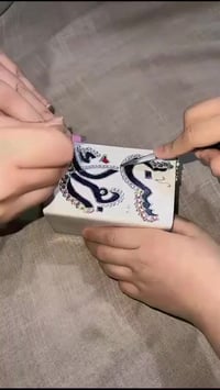 مباخر زجاجية • مباخر بالأسماء • قصة حقيقية