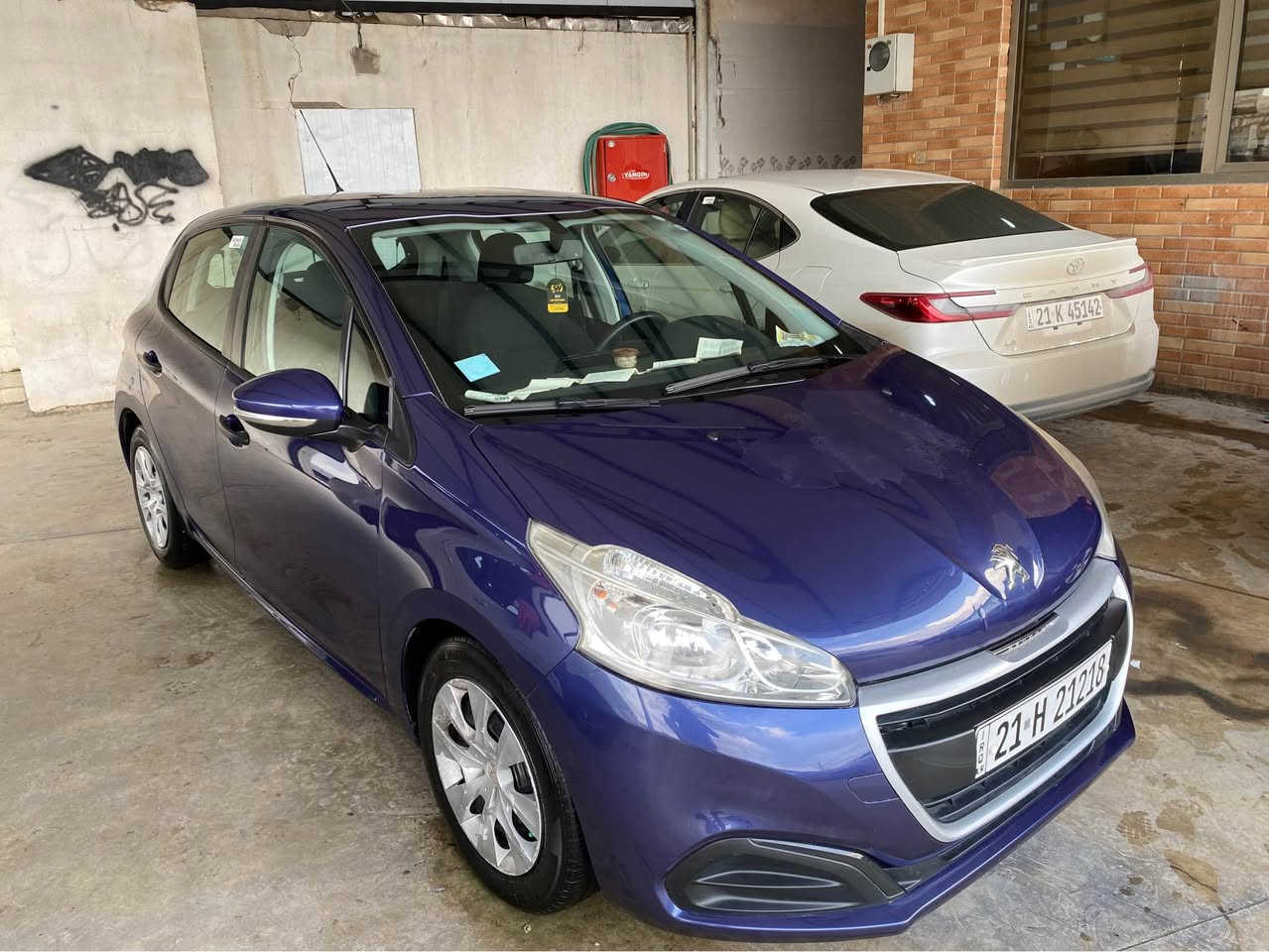 بەناوی خوا بیجۆ ٢٠٨ سەیارەکە زۆر زۆر تازەیە هەموو گیانی لەسەر شەریکە ماوەتەوە بێ بۆیاخ و بێ ساردە هیچ هیچی پێوە نیە یەک پەڵەی سەر بۆنیدەکەی بۆیاخەکەی هەلی یاوە کال بوونەوەشی بەشەرت ٥٨ هەزار ڕۆشتوە هەردوو سویچی ماوە زۆر تازەیە سەیارەکە گێڕو مەکینەو تەقەو ڕەقەشی بەشەرت یەک دینار مەسرەفی نیە سەنەوی و ڕەقەمی تازەیە. السليمانية, العراق


**إذا كنت صاحب هذا الإعلان وتريد حذفه لأي سبب، رجاءا أرسل رسالة إلى الدعم الفني**