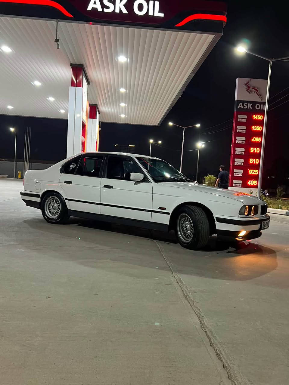 BMW 1991 525

سەیارەکە فول فولە بی نەقسیاتە تەبرید لە سلۆری هەموو قەلبی بە شەرتە گێر مەکینە و کارەبیایات و بەناوکردیش بەشەرتە جەمپەکی خەفیفی پشت و پێشی هەیە رەقەم سەنەوی هەتا 2030 نوێیە بۆ پەیوەندی *********** أربيل, العراق
