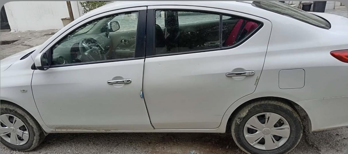 السلام عليكم سيارة للبيع نيسان سني 2016 بيها ضرر الباب الي الخلفي من جهة السكن والجاملغ الخلفي وقطعه بارد اقل من شبر باب السايق تخم تاير جديد مواصفات معروفه كفاله محرك وكير شرط رقم اربيل دولي سعر السياره 93  بيها مجال للطيبين رقم الهاتف ***********متواجد فقط واتساب
