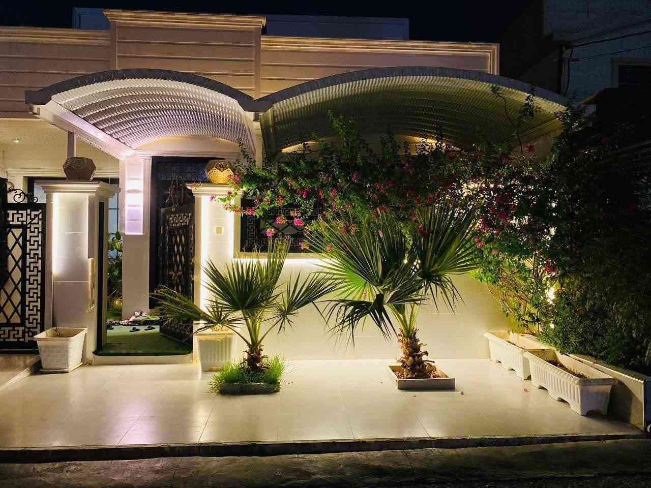 بيت مؤثث للبيع في مجمع لاوان ستي
المساحة :- 200م طابق واحد 
تدفئة + مكنسة مركزية 
يتكون من :-
2 غرف نوم | استقبال | هول | مطبخ + مطبخ عمل  | مجموعة صحية 
السعر : https://t.me/ahmadmuftah199
 ***********
***********
11/30
