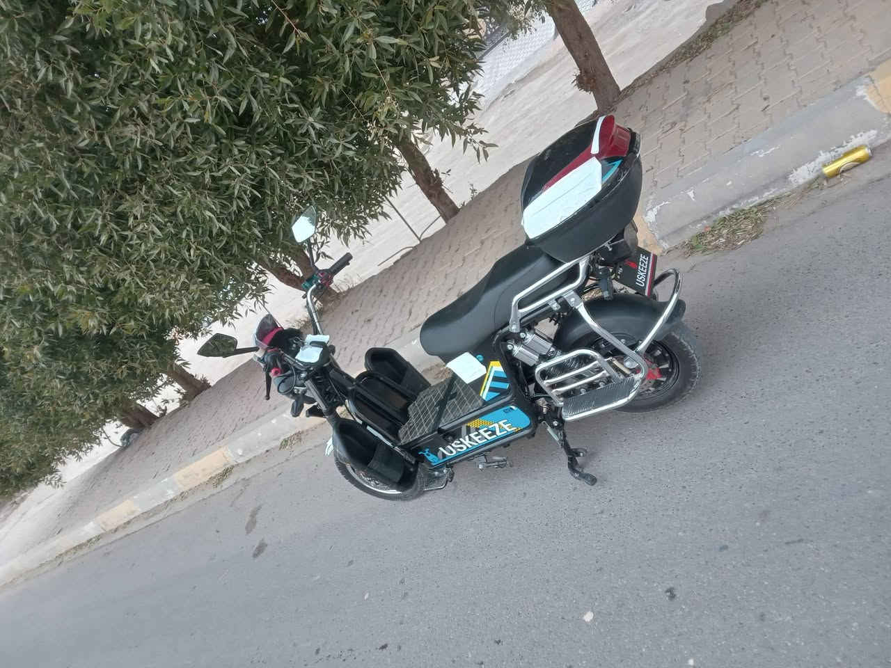 دراجه شحن جبلي للبيع  بطاريات ٦  ابلاديات  على فحص   دراجه نضيفه وكهربائيات كله شغاله  دراجه امرتبه وامداريه حيل  دراجه اي نقص مابيه  تركب وتروح  ٤ نمر   دراجه مال جنيه   ولشراي خلي يخابرني ويشلع عيوني الرقم /*********** ول مو شراي خلي يعبر منشور
