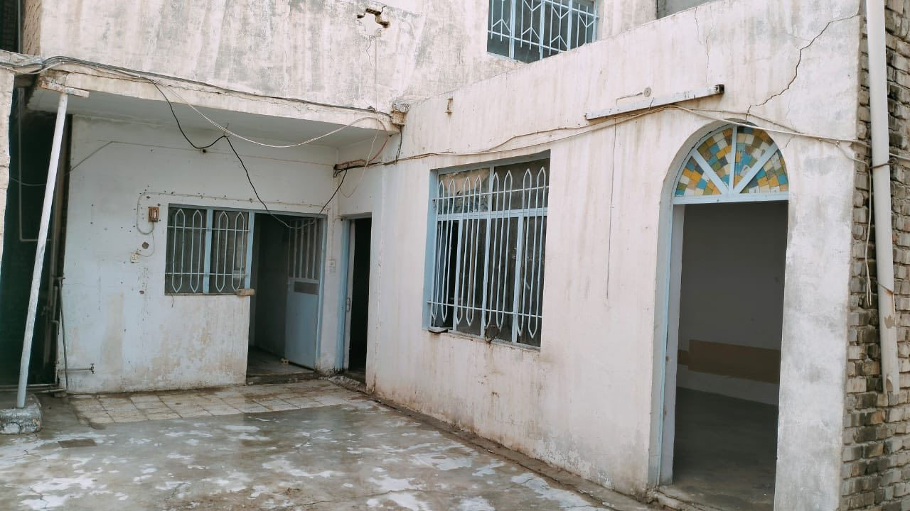 دار للبيع ملك صرف المساحة ٢٢٥ متر محلة السراي قرب السوق للتواصل على الرقم ***********
