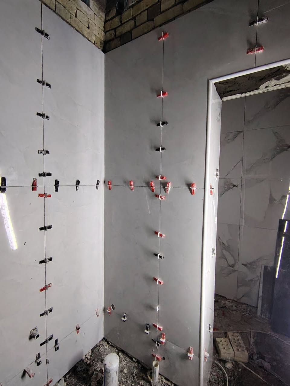 خلفات لبخ وتصفير سيراميك وبراسلين ومرمر شغل درجه اولى الاستفسار اتصل بنا ***********
