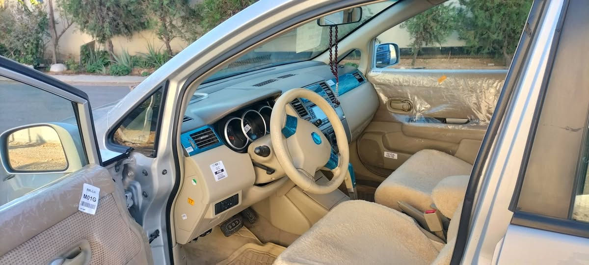 نیسان تییدا 2013 بی بویاخ دووکارتی هیە 270 هزار روشتییە  موسفات abs تحدیل سورحە دبل پرشوت دبل جکمەزە کلەو عینک سیارەکە زوور خاوینە لەسەر دق ماوە سعری 108 محاملە
ژ.م *********** أربيل, العراق
