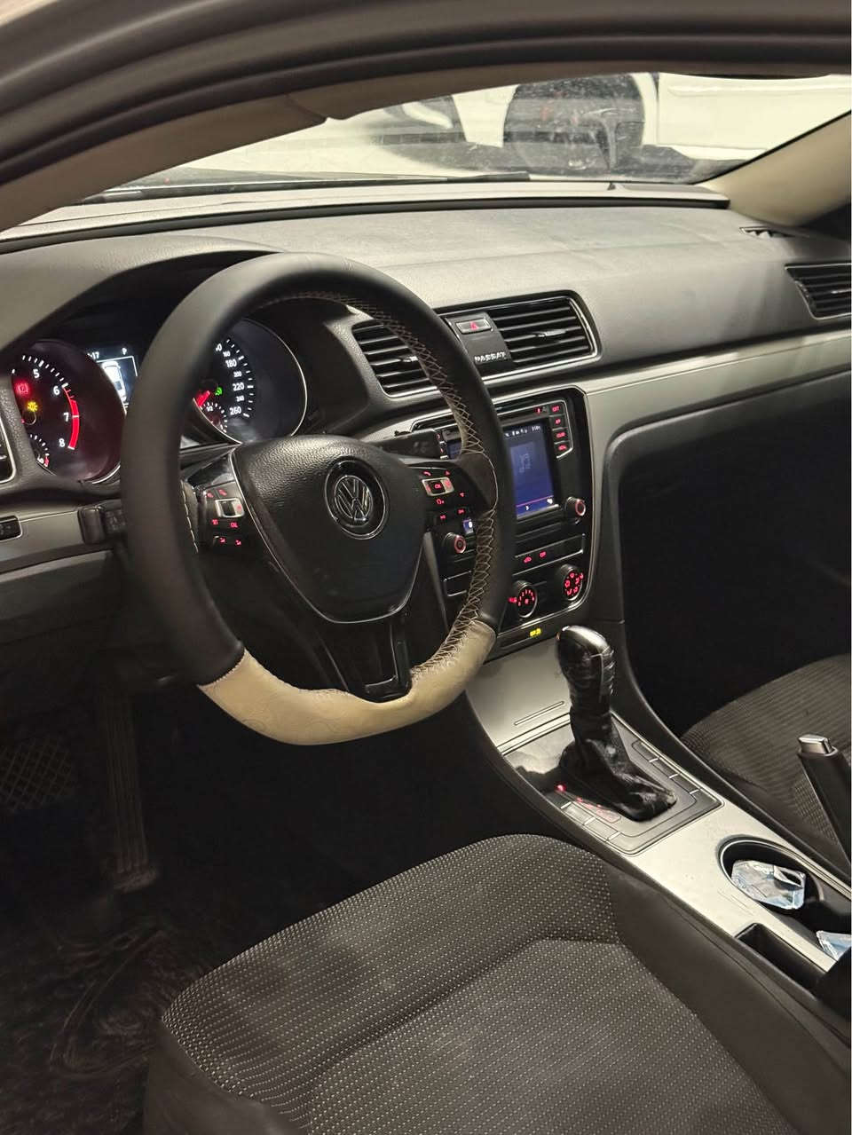 Passat 2018 
باسات ٢٠١٨ تكسي مطار خليجي ٥ سلندر 
كير محرك شرط
سياره بي حيزام بدون حادث بدون معجون 
تبريد كير محرك شرط 
سعر١٠٧ورقه مكاني دهوك رقم دهوك رقم سنوي جديد دهوك, العراق


**إذا كنت صاحب هذا الإعلان وتريد حذفه لأي سبب، رجاءا أرسل رسالة إلى الدعم الفني**