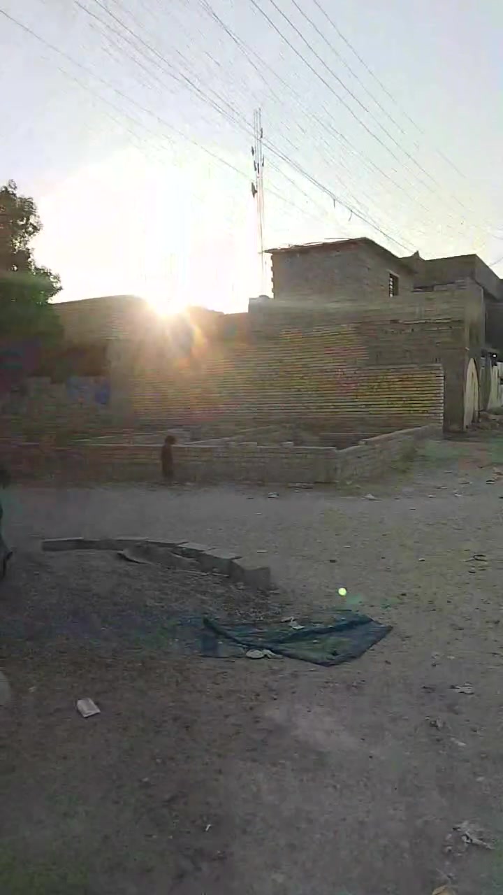 سلام عليكم بيت مساحه 230 ركن ع شارعين وجه ع شارع ريسي خدمات كامله خطين ماء  خطين كهرباء المكان قرب السيطره الشرطه الاتحاديه مال نهروان الاستفسار ع رقم ***********
