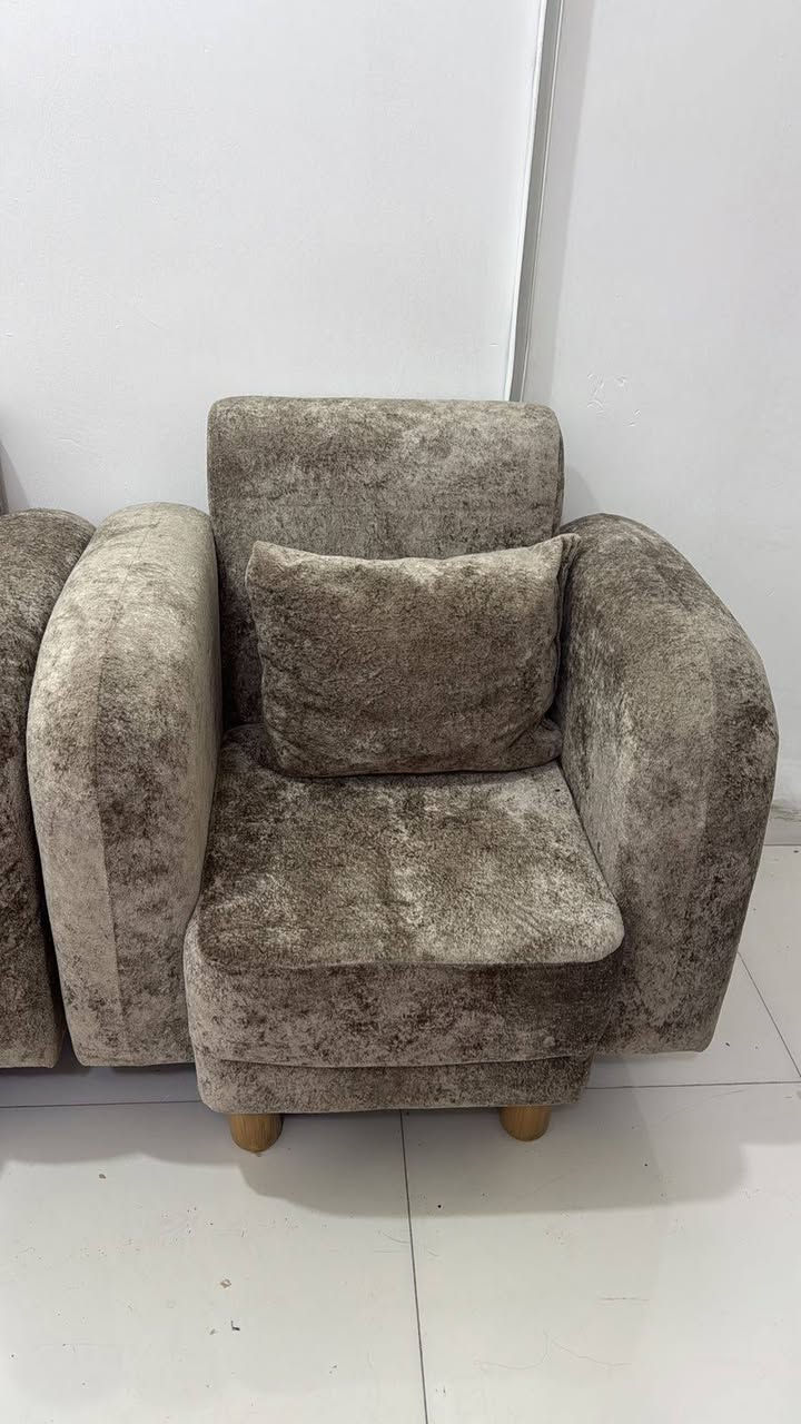 تخم ١٠مقاعد جديد ٤٠٠
الغزاليه


**إذا كنت صاحب هذا الإعلان وتريد حذفه لأي سبب، رجاءا أرسل رسالة إلى الدعم الفني**