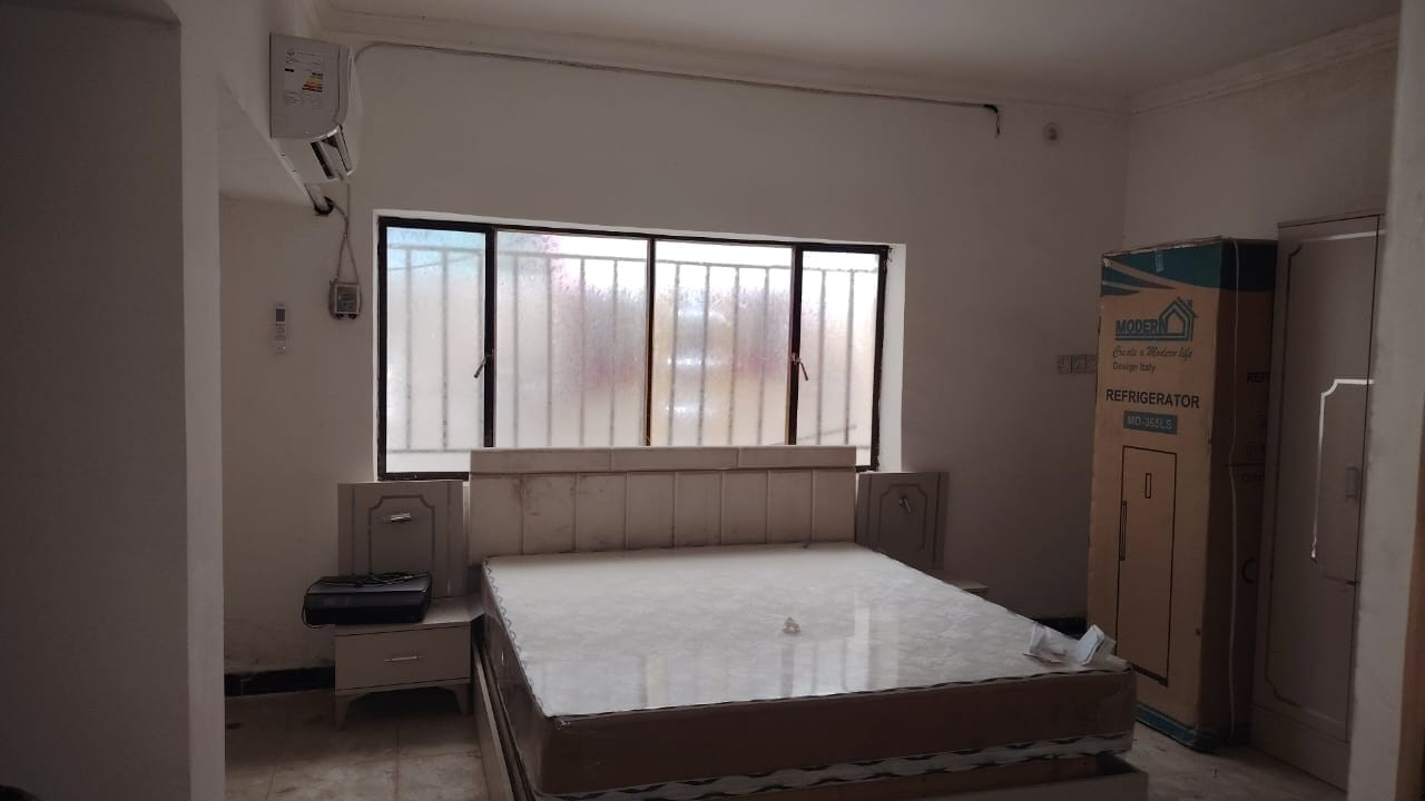 للبيع دار ١٢٨ متر ملك صرف طابقين الدورة حي المعلمين 
واجها ٨ متر 

السعر ٢٤٠ مليون 

واتساب ***********
اتصال ***********
