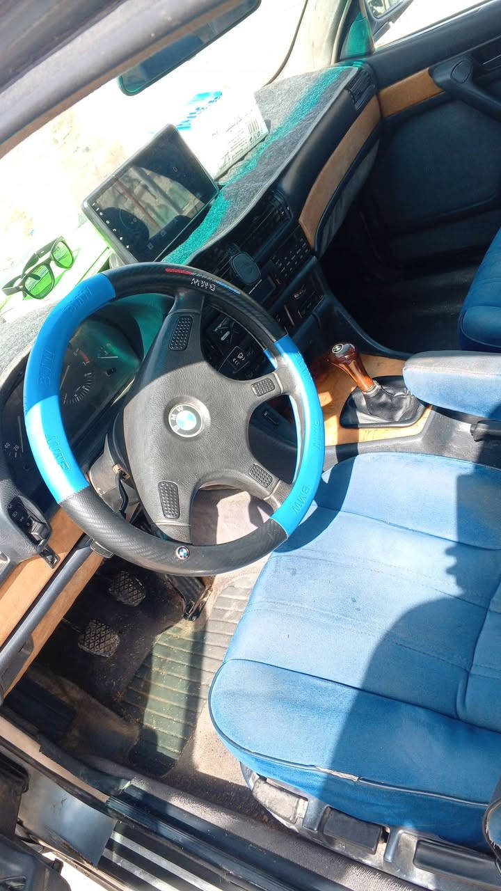 السلام عليكم  للبيع
BMW  730i
موديل 1991
شرط التحويل 
رقم نكليزي سنويه لل2029
گير عادي 
گير ومحرك شرط
كهربائيات بلاد شرط وكلشي شغال 
نضام نزلاق  
سلايت شغال
باتري جديد 
مسجل شاشه ايباد 
سستم مضخم صوت
فطر بالدشبول مابيهه
غرفه جديده 
بطاين البوب جديده 
تجي تشوف بعينك
تبريد تفحص ثلج قبل متشتري 
صدر امام خلف 
اي ضربه مابيهه شرط 
سياره بلاديه عاوزهه صبغ فقط 
تراي 200 شرط
السياره مكانهه بغداد الدوره 
سعرهه 39 دينار متذب عليهه غير الصبغ جارده عل بلاد قطره معجون مابيها  ولا ضربه تحويل ثاني يوم شوكت ميعجبك
 مكاني بغداد الدوره
***********
***********
