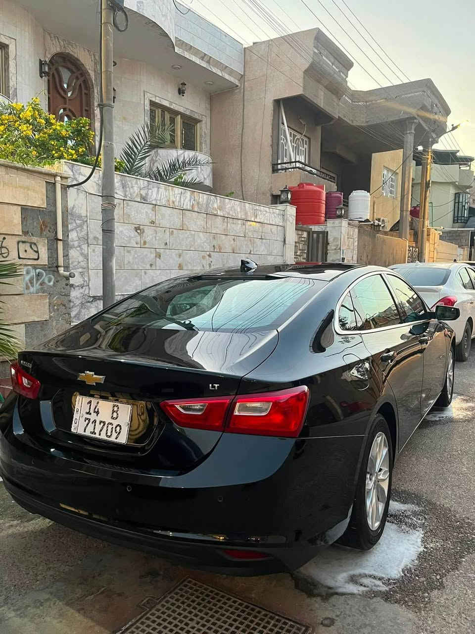 السلام عليكم ماليبو موديل 24 كفاله عامه بس بنيد وراجع بارد سياره جاهزه كير محرك حداديه تخم تاير تايرك للربيل رقم بصره حره تحويل ثاني يوم سياره جاهزه على حبايه ربع ماذب عليه ماشيه 90 موصفات LT معروفه حادثه كدام عينك حته البدنه نفسه ما مبدلينه بس بارد. ولباقي كفاله عامه من جكه الابره *********** عنوان الجنينه لشراي ياخبرني ويدلل Singapore
