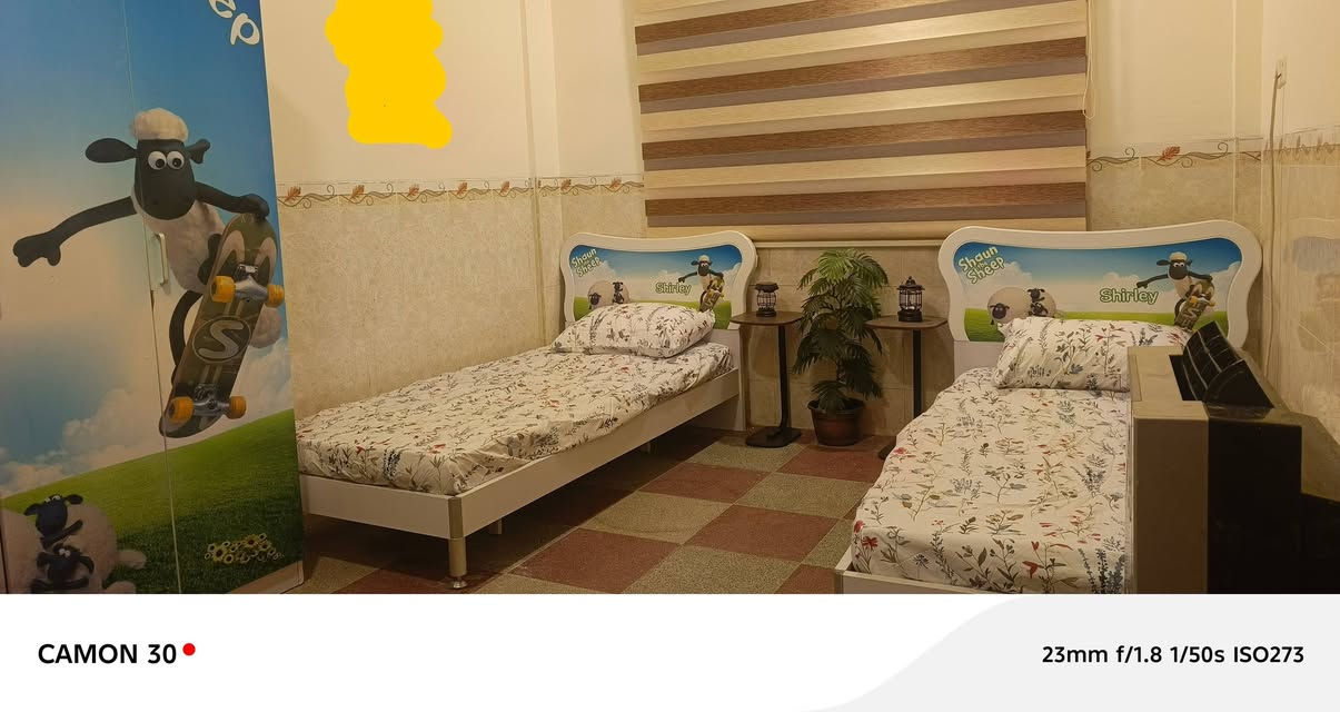 غرفة اطفال تركيه عبارة عن كنتور ٣ ابواب وسريرين نظيفه جدآ السعر ٣٠٠ وبيهه مجال المكان الغربي
*********** شارع الأطفاء
