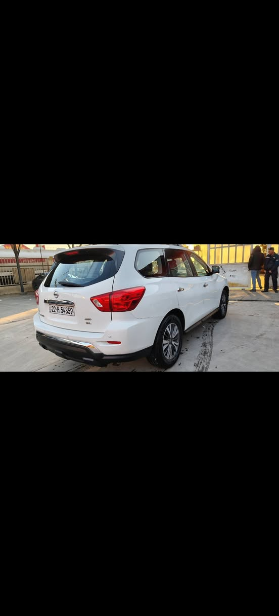 نيسان بايثفاندر موديل 2017  رقم اربيل بسمنه 
فول مواصفات جاهزه من كل شي 
1 دواخل جلد 
2 جنطه شفط 
3 اربع كامرات 360 
4 تدفئه بالكشنات والاستيرن
5 رادارات 
وبعد بيها هواي مواصفات 
ماشيه 134 للبيع ب 138 للاستفسار  *********** عمارة, ميسان
