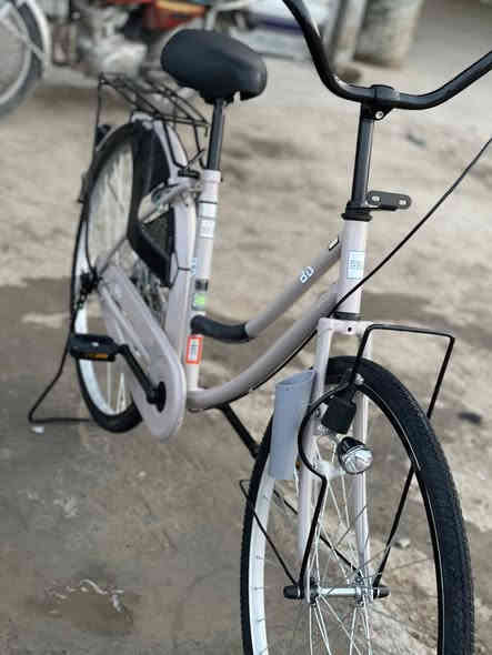 سلام عليكم بايسكل للبيع موديل 2021 باله اصلي صارلي يومين من اخذته جديد السعر 160 وبي مجال / ***********
