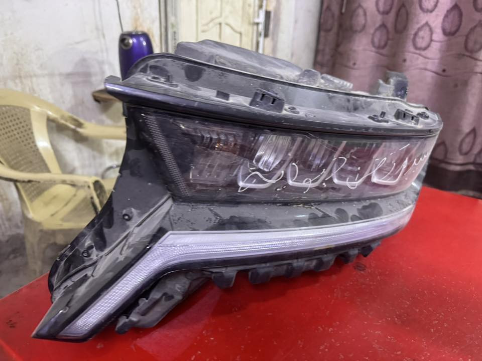 سلام عليكم للبيع لايت سورنتو منوديل 2021 الو 2023 4 عدسات  زينون امريكي  نظيف جدا فقط مصلح قاعدة البرغي مكسورة وتصلحت السعر 250$ مكان ديوانية
استفسار الاتصال ب ***********
