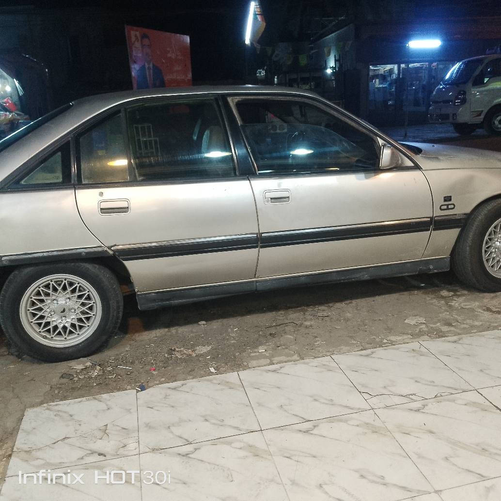 اوبل أوميجا للبيع موديل 1993
سياره كهربائيات كامله من كلشي السياره 
 صدر جديد تخم تايرات جديده كشر خارجي نضيف فقط بيهه شخوط بسيطه كير اوتماتيك سياره صافيه بمعنى الكلمه وكلشي مجهز بيهه رقم السياره بغداد والا ربع الغرامات المكان بغداد التاجي السعر 41 وبيه مجال للستفسار ***********
