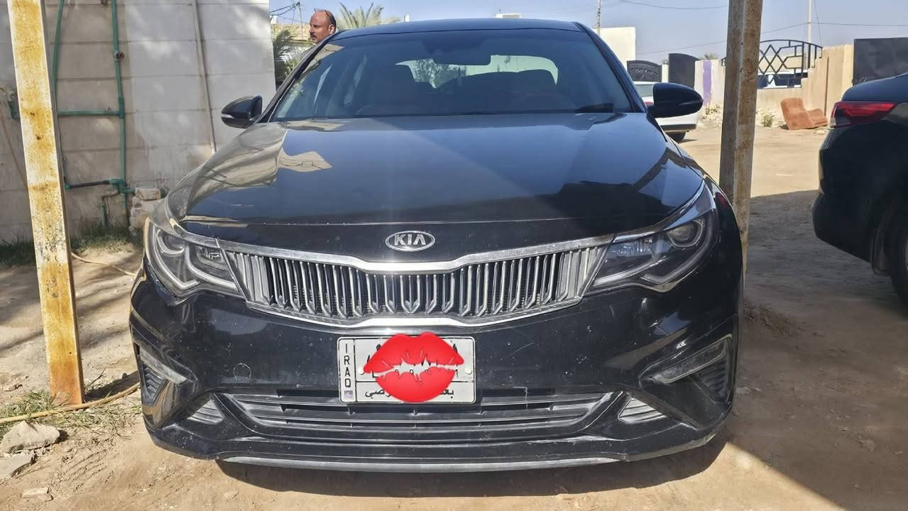 بسم الله الرحمن الرحيم
اوبتما امريكي موديل ١٩ 
رقم بغداد مميز حرة 
حادث بنيد وجاملغ نفسهن 
ضربة سطحية خفيفة بدوان دواخل 
وشواصي وبدنه كفالة مشروطة 
نظيفة كلش حدادية تخبل 
 تبريد تدفئة ثلج 
 محرك كير شرط 
ترايك وين ماعد الله كاع
محرك جي دي اي بدون دونز شرط 
مواصفات 
رادارات 
مانع تصادم 
ويل كب حساسات خلفية 
نقطة عمياء 
شاشة كبيرة بلوتوث حاكية 
لايتات امامي حواجب كله شغال 
السعر ١٣٣  مجال بسيط  مراوس باقل عادي 
مكان السيارة سماوه 

***********
