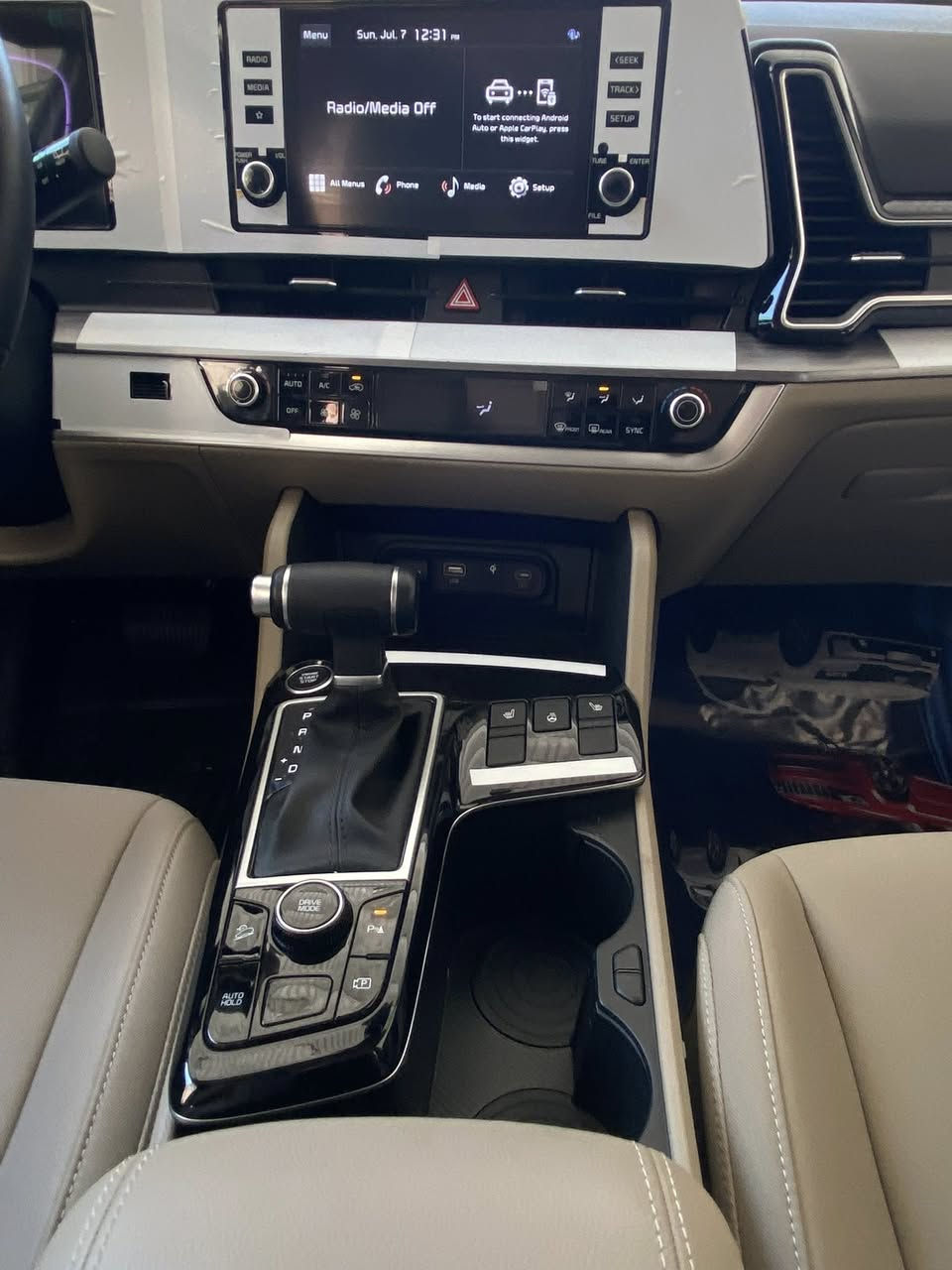 السلام عليكم
كياKIA سبورتج sportage 2024 

فول مواصفات قماره حديد

ملاحظة/ بيها بصمتين

ماشيه 4500 كيلو

المواصفات 

بصمة وتشغيل عن بعد

صندوق كهرباء 

رساله ترحيب عند الاقتراب

مانع انزلاق

مانع انحدار

اوتو هولد

رادارات بالمري الجانبيه

الكراسي الامامي كهرباء

تدفئه المقاعد الاماميه + تدفئه المقود

4 وضعيات قياده (ايكو+ نورمال+ سمارت+سبورت)

الشباك الامامي بيانو بلاك

سستم ايرباكات

حساسات امامي+ خلفي

لايتات زينون+LED زنون

كشافات

بك لايت LED

ويل كب 19

4 دسكات

اريل نفكتير

دشبول شاشه

شاشه ابل كار بلي

كاميره دواره

المقاعد مخمل لون بيج

مثبت سرعه

المودات والاومر الصوتيه

شفات مقود

قطعتين تبريد(امامي+خلفي)

هاند بريك بصمه

ABS

برده خلفيه

تبريد شاشه

ملحقاتها البقيه موجوده.

رقمها بغداد جديد (11)

المكان بغداد

بأسمي تحويل ثاني يوم

السعر 260 ورقه وبيها مجال 

والي يكلي ارخص بالعافيه 

للاستفسار 

***********
