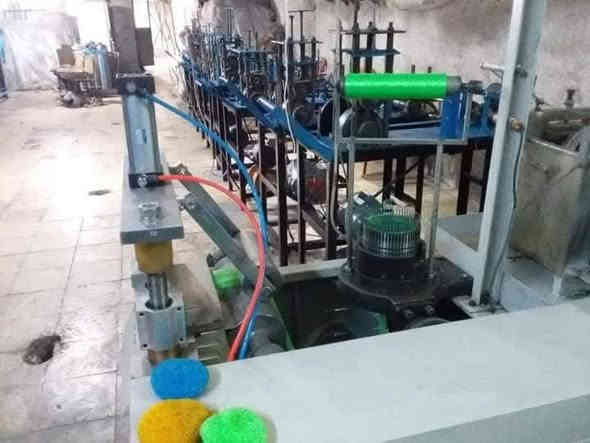 السلام عليكم مكائن جلافات للبيع انواع المكائن والخطوط واسعار مناسبه شغله لاتحتاج لا اجازه ولاصحه نضيفه قطيفه شرط يشتغلن كدامك وينتجن  والمواد متوفره بكل مكان 
مكاني موصل الاصلاح الزراعي الاتصال على الرقم ***********
