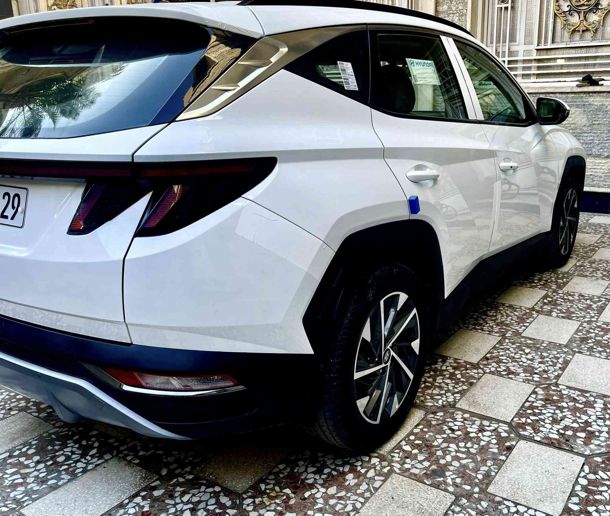 ان خليجي 2020
السيارة نظيفة جدا ماشية 42 الف
فول عدا البانوراما 
بصمة 
2 كرسي كهرباء 
سايد بريك دكمة 
اتو هولد 
كامرة
شاحن 
رقم أربيل شرط التحويل ثاني يوم 
السيارة مكفولة من الصبغ وتبديل والكير والمحرك
السعر 194$
مكان السيارة بغداد ***********
