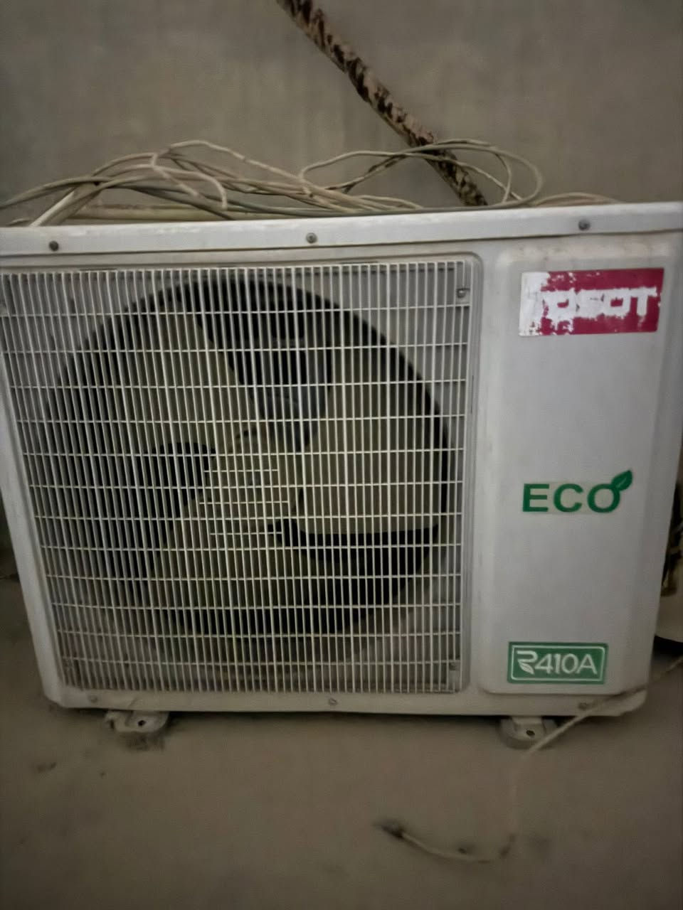 للبيع سبليت ماركة توسوت تواصل مسنجر او وتس ***********
