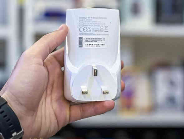 أشارة الأنترنت بغرفتك ما راح تبقى ضعيفة 🤯🔥
مقوي إشارة الواي فاي TP-Link 📶
يزيد مدى الواي فاي ويقضي على ضعف الإشارة في البيت أو المكتب 
سرعة تصل إلى 300 ميغابت
سهل الإعداد بضغطة زر
يعمل مع أي راوتر
يمكن التحكم به عبر تطبيق Tether
حل عملي لتغطية إنترنت قوية وثابتة في كل مكان🛜✅
اطلبه الان …
التوصيل متاح لجميع محافظات العراق📦🚚
للحجز والتوصيل يمكنكم مراسلتنا 📤
 او الأتصال على : 
***********
📍الزبيديه–مقابل مركز شرطه الزبيديه .
#الشمس_للموبايل
