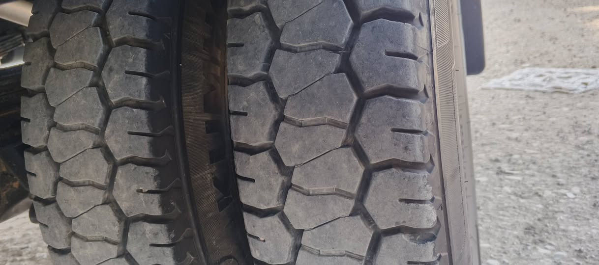 سلام عليكم تايرات كيه فحل ١٣جديد مديل ٢٦خمس تايرات سبير مانزال مكاني دوانيه سعرهن ٣٠٠غير متواحد عله نت ***********
