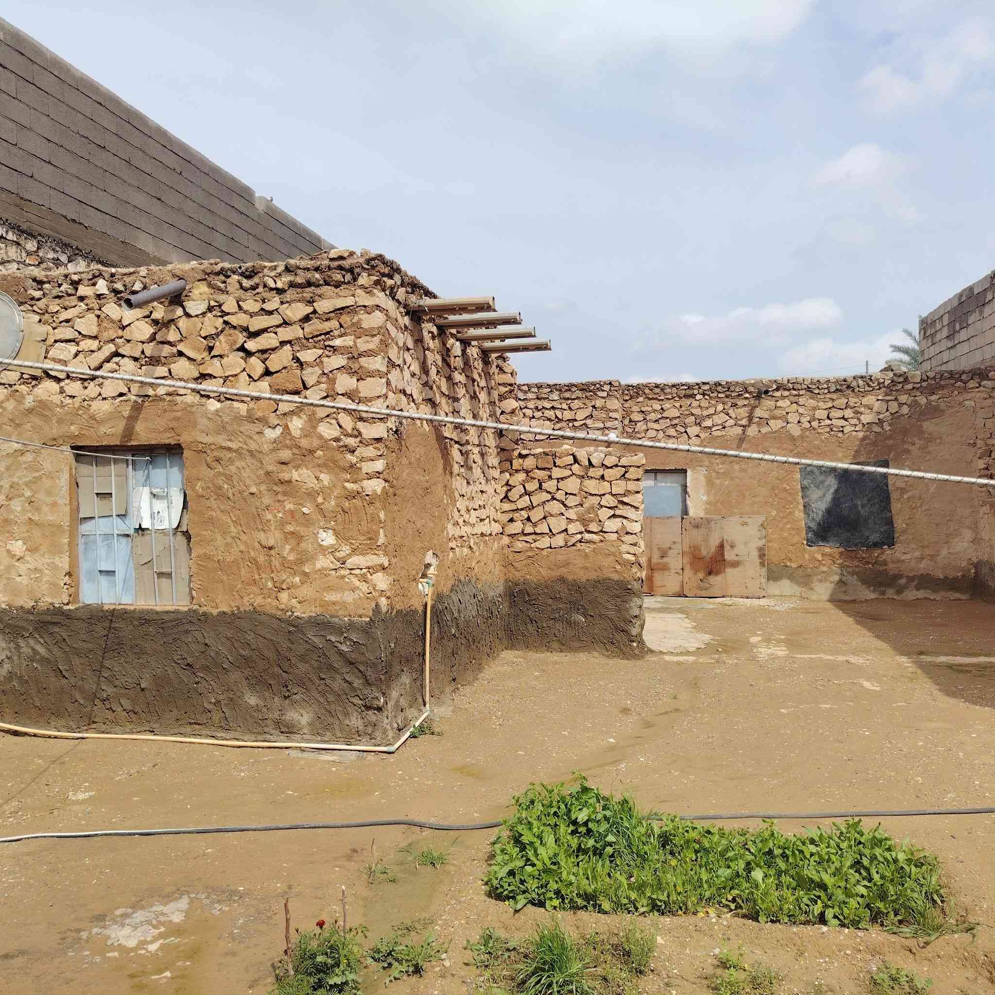 دار للبيع حي البكر
قرب مدرسة مطلع الفجر ومنتزه النجوم
مساحه ٢٠٠متر
غرفتين ومطبخ
ماشي معاملة طابو داخل حدود البلديه
السعر ٢٠مليون
للتواصل علا الرقم

***********
وتساب واتصال
