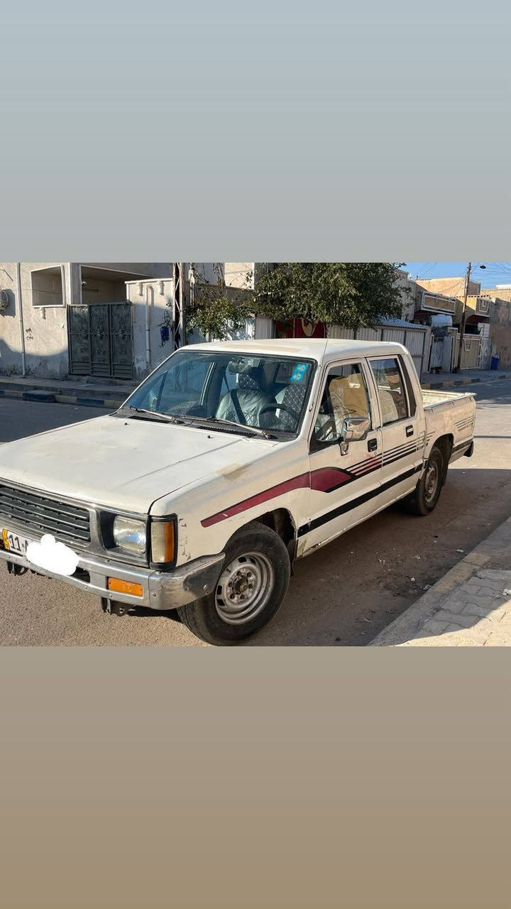 سلام عليكم سياره بيكم مسيوبيشي موديل ٩٠ سياره نضيفه مثل مشوف مكينه جديده ففتي كير جديد حداد صدر جديده تخم تاير جديد دوشمه رقم دولي سنويه جديده \ ***********
