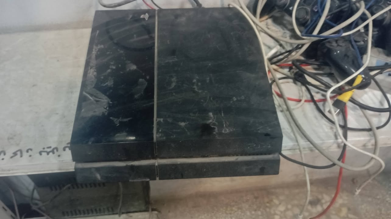 بلي 4لبيع
كامل معداته من عده القرص 
250بي مجال


**إذا كنت صاحب هذا الإعلان وتريد حذفه لأي سبب، رجاءا أرسل رسالة إلى الدعم الفني**