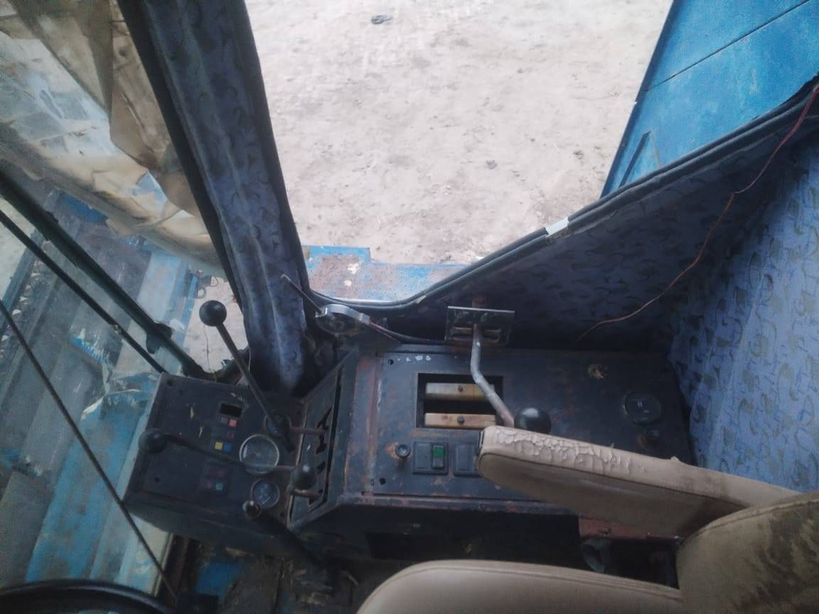 حاصده للبيع محرك وكير مكفول لحاصده مديومه وكامله جاهزه للشغل مكاني واسط ***********
