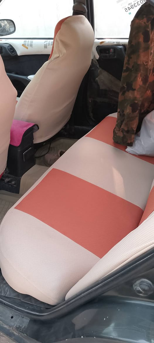 السلام عليكم
سياره اكرونه رقم انكليزي مشروع وطني نمرة كوت بسمي السيارة موجودة بل نجف موديل 95  معروضة 45ومجال بسيط حك الجيه ***********
